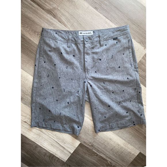 Travis Mathew Beck Grey All Over Print Birds Casual Shorts Golf Men's Size 32 - Picture 1 of 10